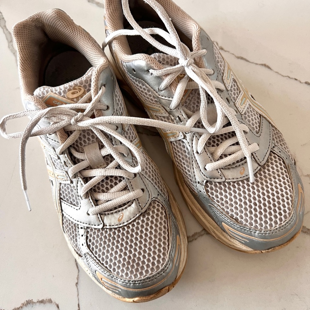 ASICS Gel-1130 White and Silver Athletic Sneakers